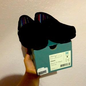 Black TOMS size 8 in women’s